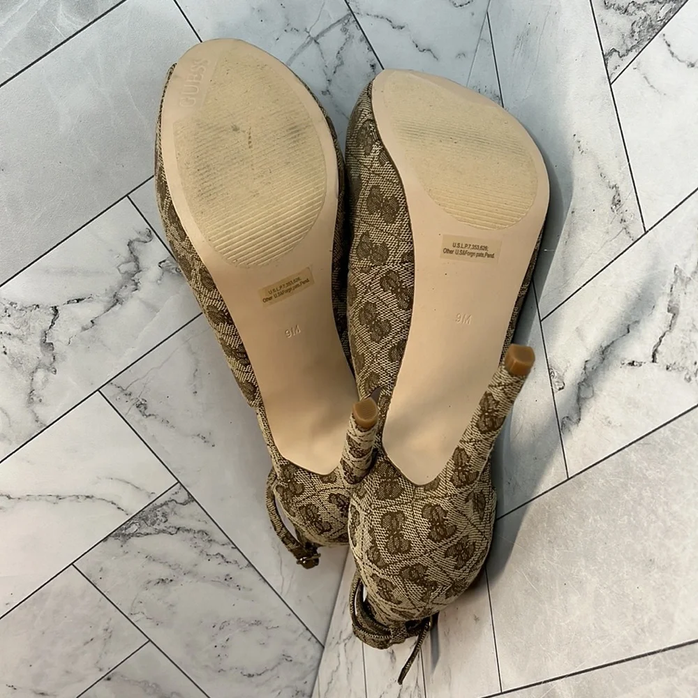 NWT Guess Los Angeles Womens Holie2 Dress Platform Pumps Natural Multi Fabric 9M